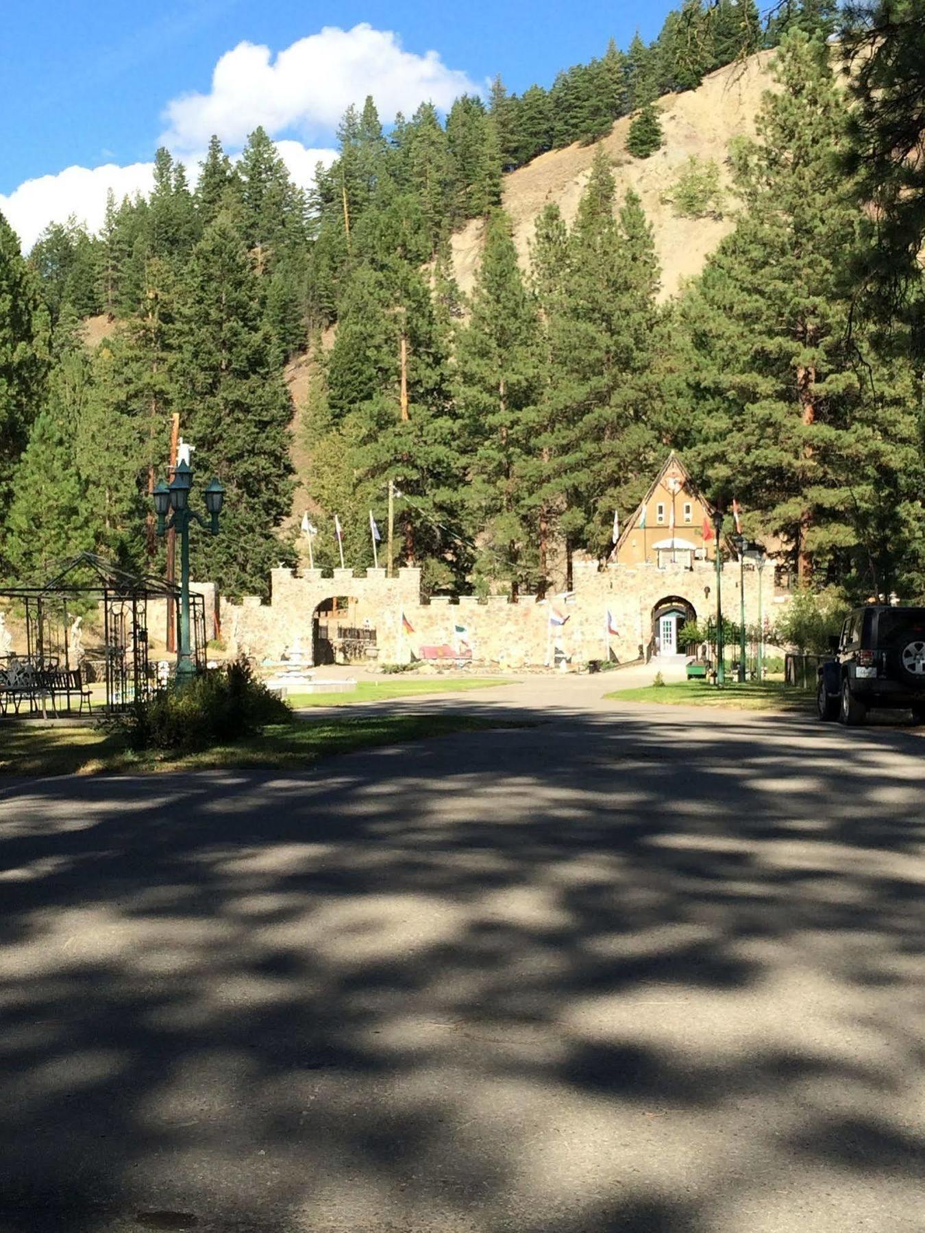Rainbow Lake Castle Resort Princeton Eksteriør bilde