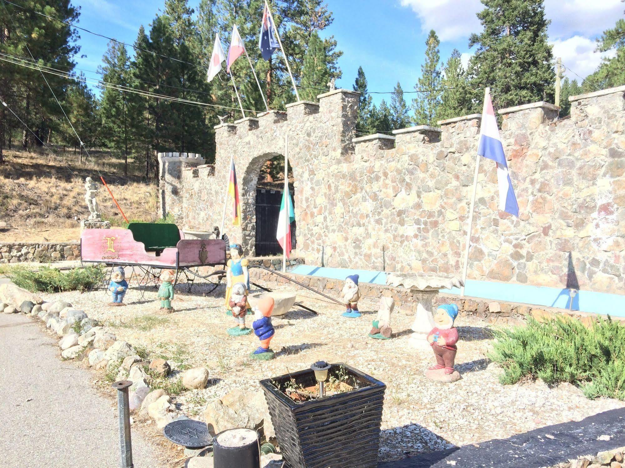 Rainbow Lake Castle Resort Princeton Eksteriør bilde